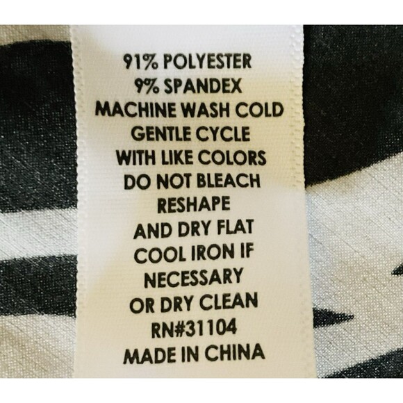 New Direction Women's Sleeveless Printed Woven Blouse Size L, Zip Zebra - Picture 7 of 8